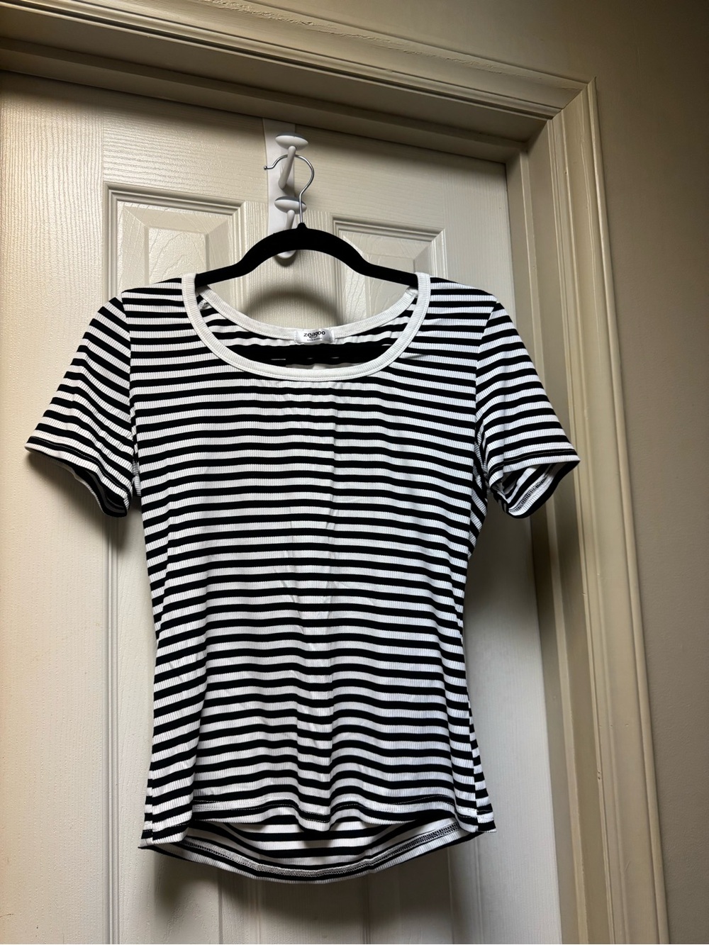 zeagoo Black and White Striped Short Sleeve Tee size L